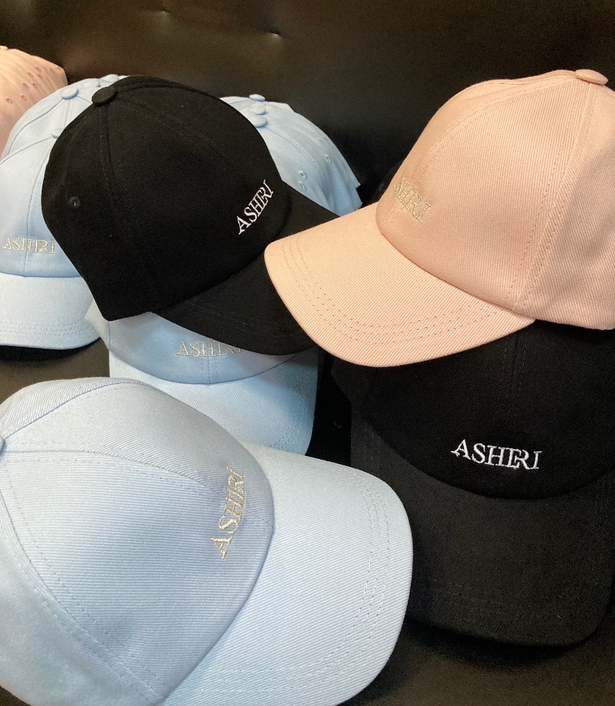 Пошив бейсболок на заказ для бренда одежды