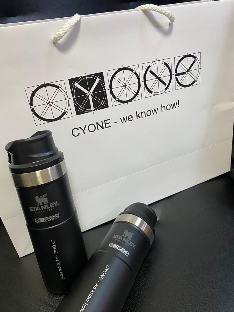 Брендирование зарядных устройств для компании CYONE